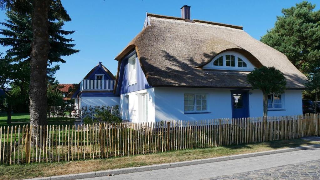 Kapitaenshaus - Boje Apartment Born Exterior photo